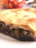 Empanada agridulce de morcilla y queso de cabra