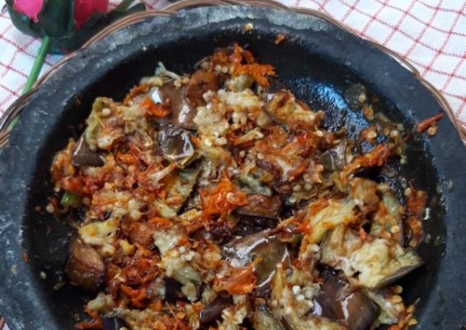 Ini dia! Cara  membuat Sambel Terong Ungu atau Terong Penyet ala Dapurnya Ken  istimewa