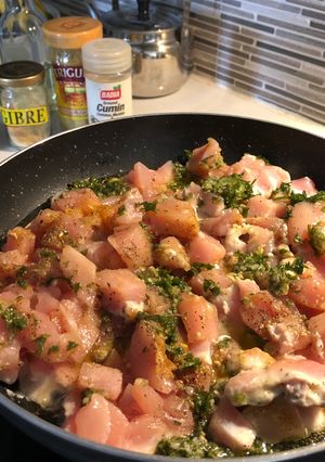 Una foto de Pastas con Pollo al perejil