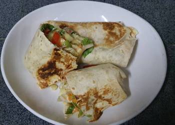 How to Make Delicious Flavourful Egg and Vegetable Wrap