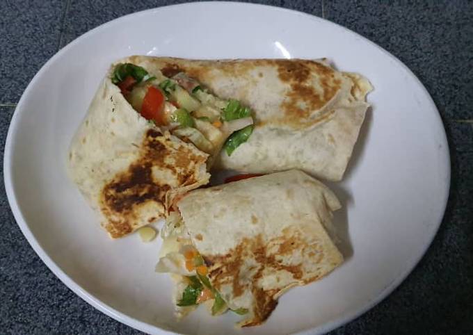 Easiest Way to Prepare Quick Flavourful Egg and Vegetable Wrap