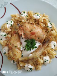 Füstös csirke, nokedlivel recept fotója