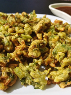 काठियावाडी कुंभनिया भजिया (kathiyawadi kumbhaniya bhajiya reicpe in Hindi) रेसिपी मुख्य फोटो