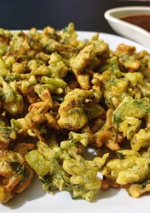 काठियावाडी कुंभनिया भजिया (kathiyawadi kumbhaniya bhajiya reicpe in Hindi) रेसिपी मुख्य फोटो