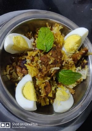 A picture of Mutton biryani.