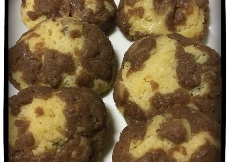Cara Gampang Membuat 2 しょくクッキー (cookies 2 warna) yang Menggugah Selera