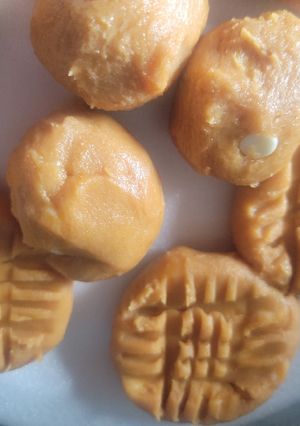 A picture of Easy Peanut Butter White Chocolate Cookies (4ingredients).