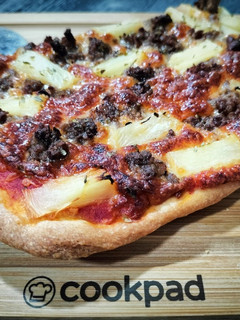 Una foto de Pizza de carne picada y piña sabor Cookpad