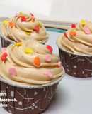 Vanilla Muffins with Strawberry Cream Cheese Sauce
