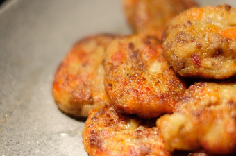 Bagaimana Membuat Perkedel Daging Wortel Kekinian
