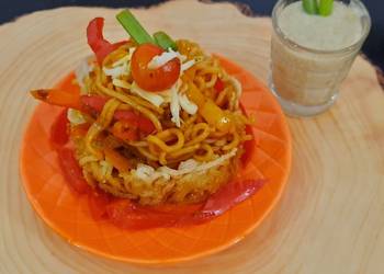 Easiest Way to Cook Appetizing Schezwan noodles in noodles basket with kiwi banana smoothie