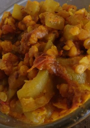 লাউ  দিয়ে ছোলার ডাল(lau diye cholar dal recipe in Bengali) রেসিপির প্রধান ছবি