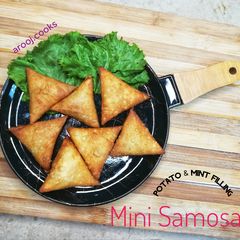 A picture of Mini Samosa with Potato Mint Filling.