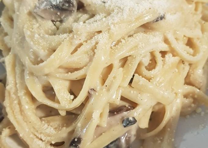 Step-by-Step Guide to Prepare Speedy Super Creamy Cheesy Carbonara