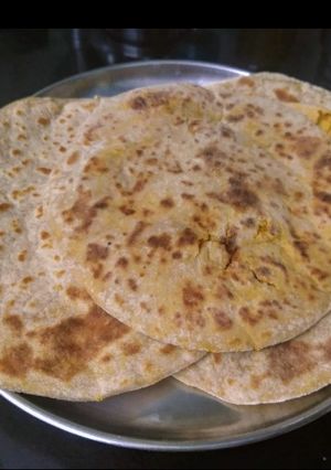 पुरण पोळी (Puran Poli Recipe In Marathi) रेसिपी चे मुख्य फोटो