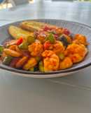Stir fry de gambas y espárragos al wok con miso picante