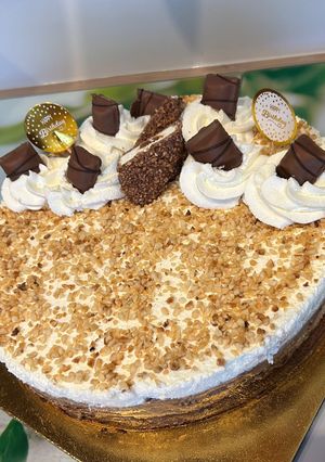 Kinder Bueno Torta recept fotója