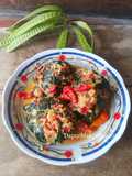 Sayur Buntil Daun Pepaya isi Botok Manding