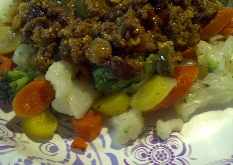 Get Breakfast of Spicy ground meat with vegetables
