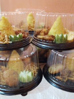 Foto resep Nasi Kuning Tumpeng Mini