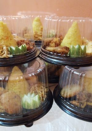 Foto resep Nasi Kuning Tumpeng Mini
