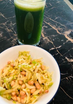A picture of Green apple, groundnuts salad.