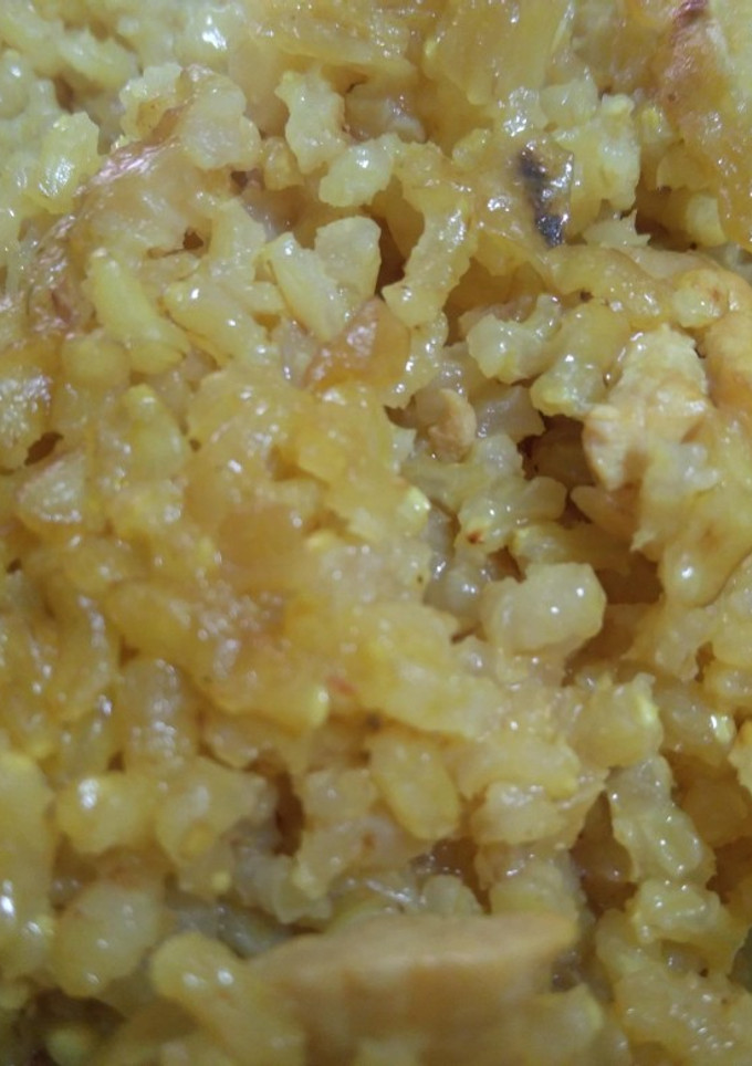 Una foto de Arroz integral con pollo