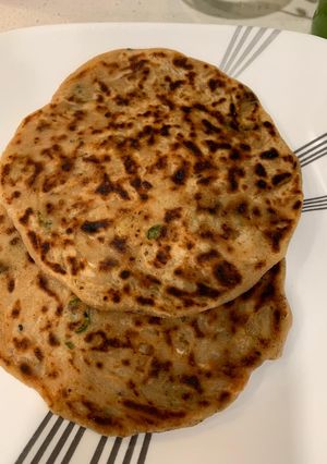 મૂળા ના પરાઠા (Mooli Paratha Recipe In Gujarati) રેસીપી મુખ્ય ફોટો