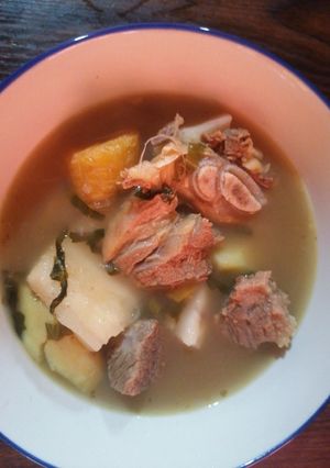 Una foto de Olla de carne (sopa de costilla de res)