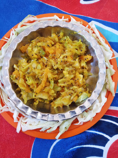 કોબી નો સંભારો(Cabbage Sambharo Recipe in Gujarati) રેસીપી મુખ્ય ફોટો