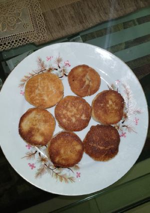 A picture of Meethi tikkiyan.