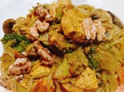Una foto de tofu con champiñones