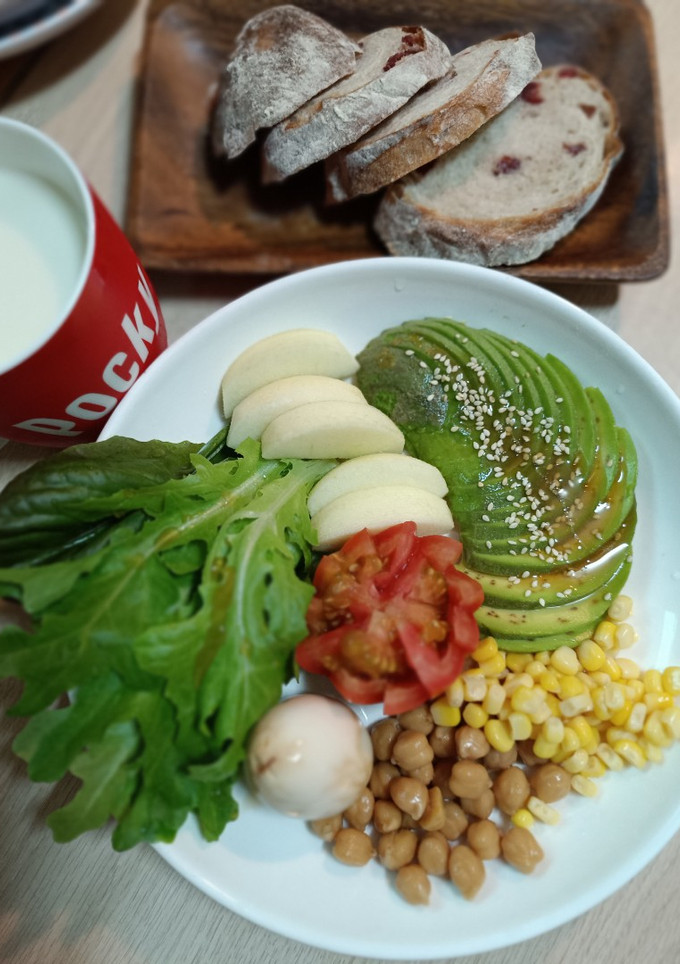 酪梨滿滿生菜沙拉 的食譜成品照片
