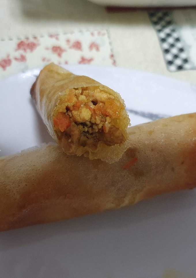Una foto de Rollitos crujientes de verdura y carne
