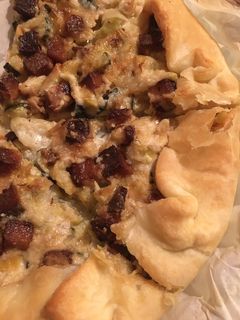 Foto di Torta salata pancetta porro zucchine (vegan)