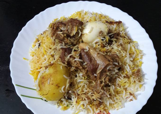 Kolkata Style Mutton Biryani Recipe By Debomita Chatterjee Cookpad