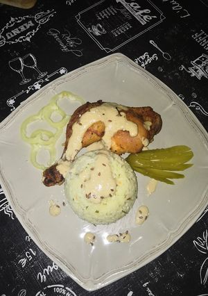 Gluténmentes - Vargányás - hagymás tejszínes öntet, magyaros csirkecomb sütve, párolt rizzsel recept fotója