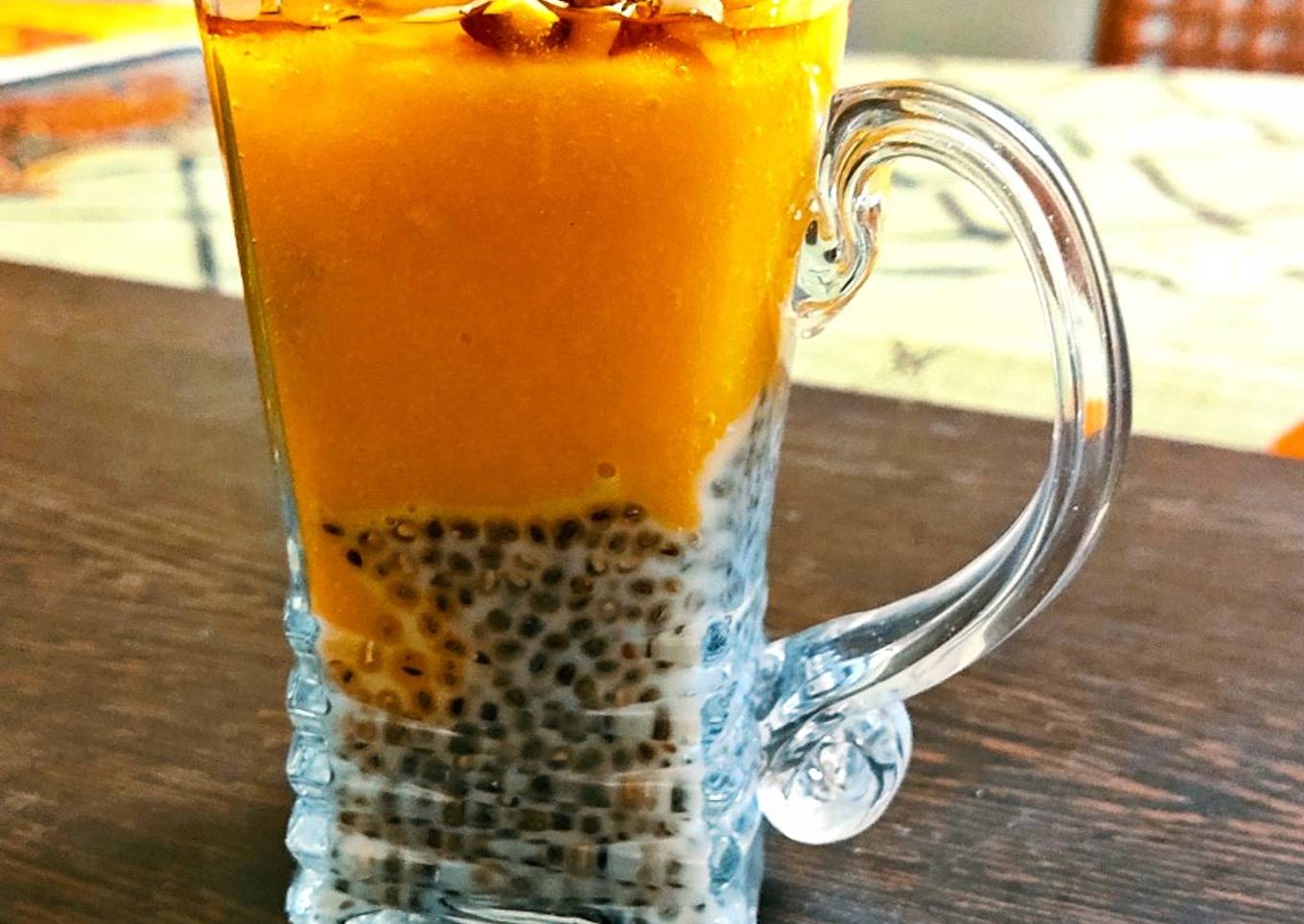 Mango chia pudding