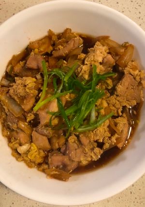 雞肉親子丼 的食譜成品照片