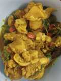 ผัดเผ็ดไก่ใบยี่หร่า