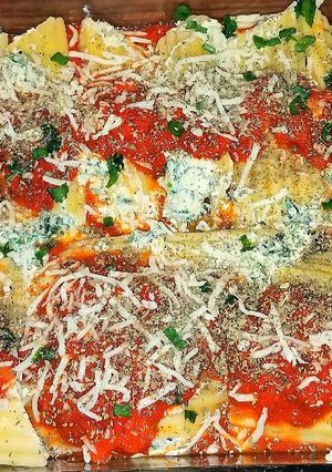 A picture of Mike's Stupid EZ Manicotti.