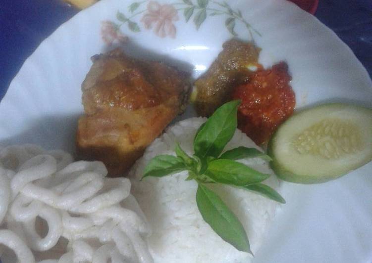 Ayam Ukep 2 CoCoLlan(Ayam Lalap)