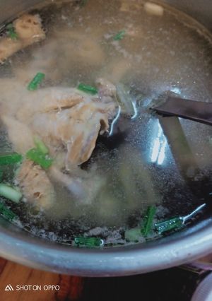 燉雞骨湯 的食譜成品照片