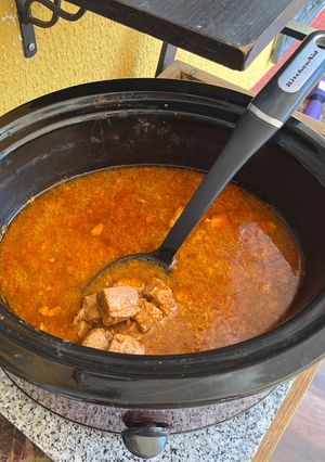 Una foto de Puerco en adobo caldoso