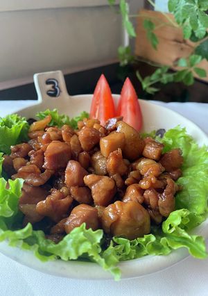 A picture of Teriyaki Chicken with Bite-Sized Chicken Thigh Pieces.