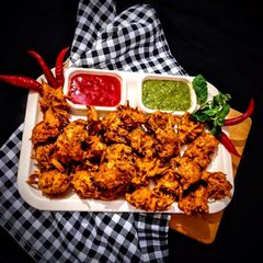 A picture of Lacha Pakora.