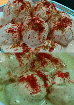A picture of Dahi Vada (Dahi Bhalla).