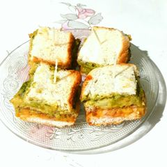 A picture of Tripe layer sandwich.