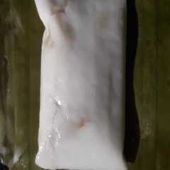 A picture of Nagasari/Nogosari/Lokosari Daun Pisang.