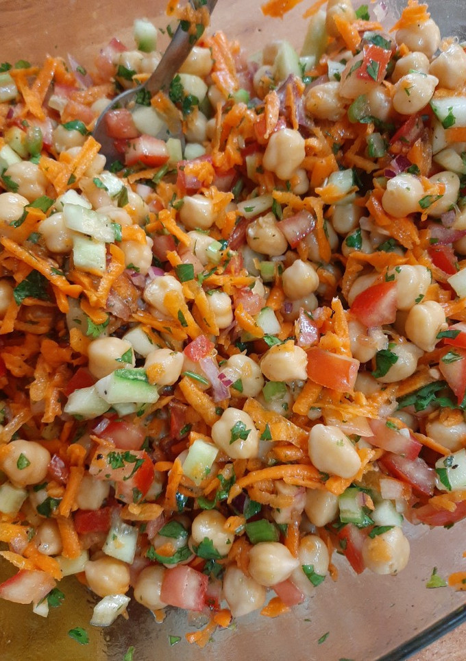 Una foto de Ensalada de garbanzo
